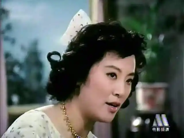 汪嘉伟前妻邓星 从小跟着秦怡长大 如今67岁 儿子成她最大的骄傲