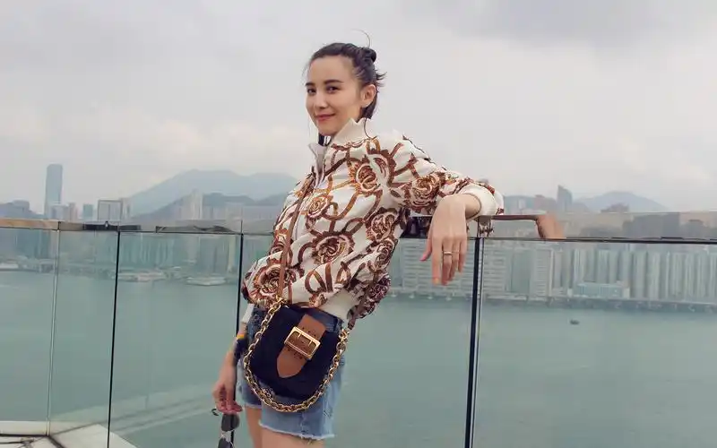 宋佳时尚唯美街拍图片桌面壁纸高清大图预览1920x1200_大陆明星下载