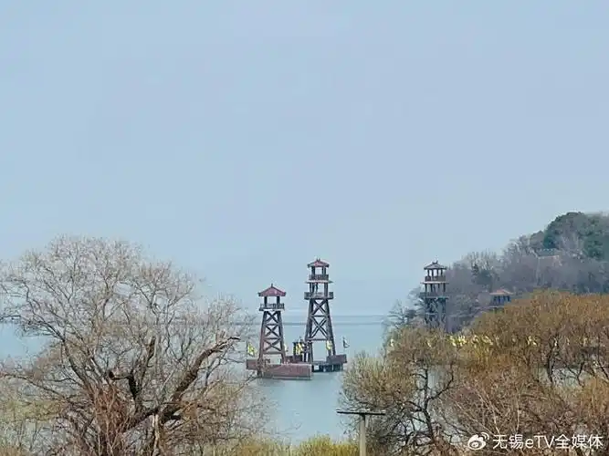 03宜兴丁蜀青龙山公园宜兴丁蜀青龙山公园真的太美了蓝天白云小矿坑