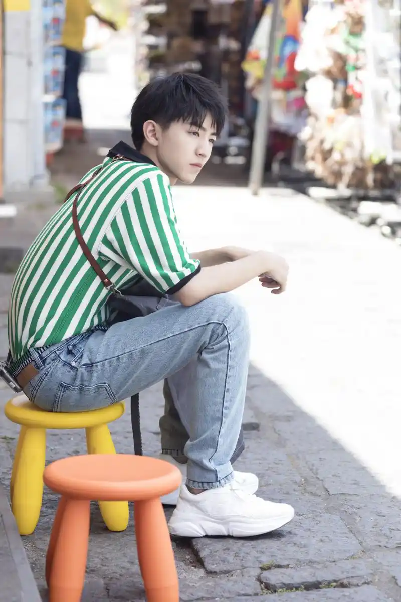 工作室更博放王俊凯新剧照今晚十点王经理不容错过