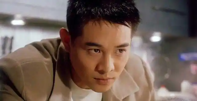 李连杰一生英雄到头却晚节不保为他一声叹