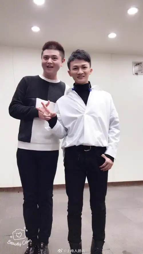 歌手v榜第一##江映蓉骑自行车请战歌手##纪敏佳请战歌手