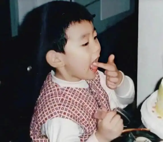 王源童年照片曝光等比例长大的小孩子小时候就很可爱