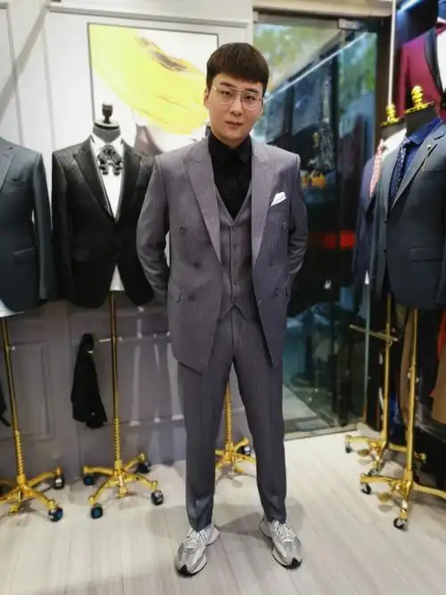 帅哥穿西服就是帅帅帅05