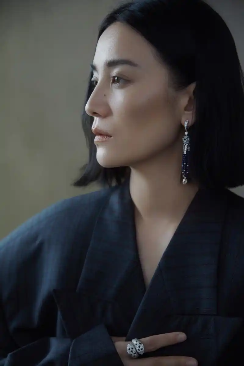 宋佳短发红毯造型:自由宁静,利落飒爽