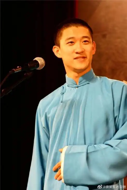 曹云金晒德云社演出老照片,一波回忆杀:那时候云字还在