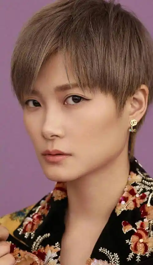 "时尚宠儿"李宇春:被周杰伦嫌弃遭肖战内涵,却助倪妮甩满身八卦_节目