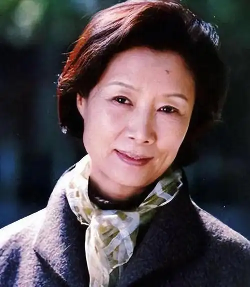 吕中:一路好好走,与小学初恋恩爱53年,84岁过上优雅人生