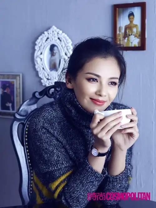 刘涛登开年封面 时光女神隽永优雅