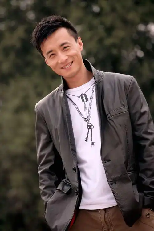 高峰新浪娱乐讯 由张译,高峰等实力演员主演,金牌编剧兰小龙倾力打造