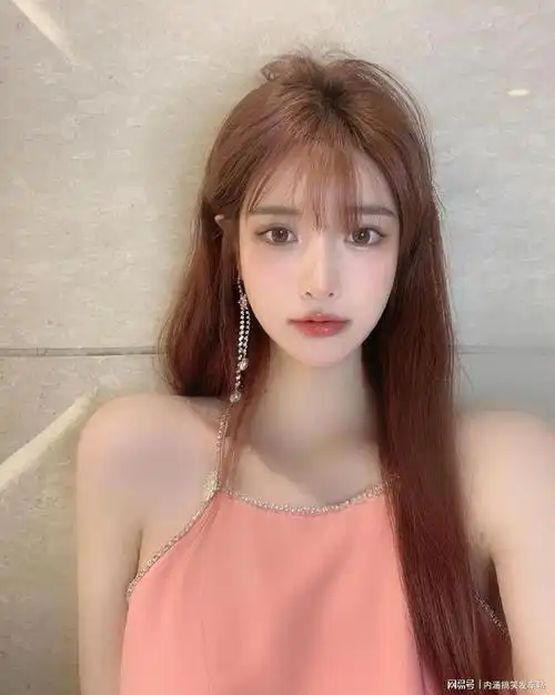 今日养眼美女纯欲风网红lunawinkwink白皙皮肤娇嫩可人