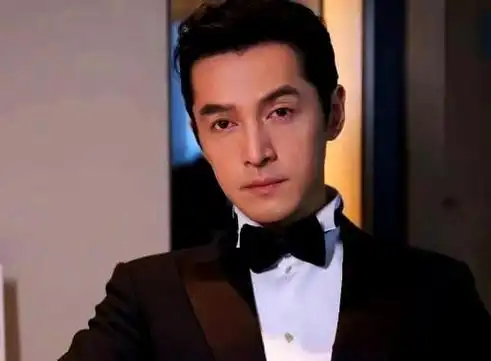 胡歌深夜突然发文:请不要骂人