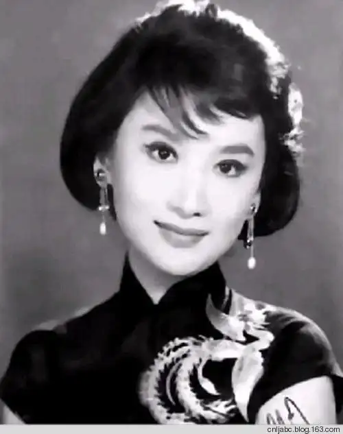 28岁的她催着36岁的"哥哥"结婚,"哥哥":那你跟我在一起吧!