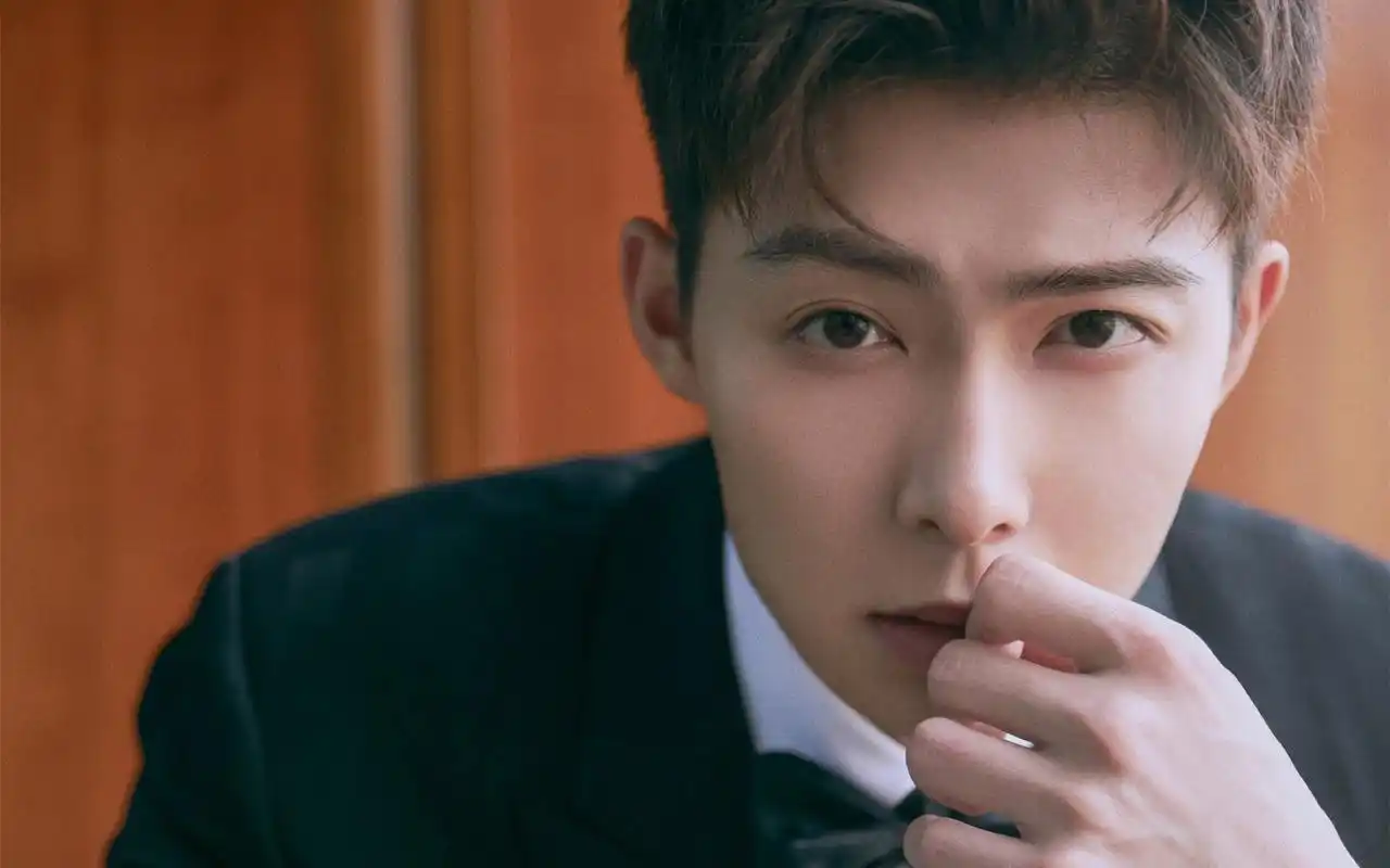 张铭恩帅气西装写真图片桌面壁纸