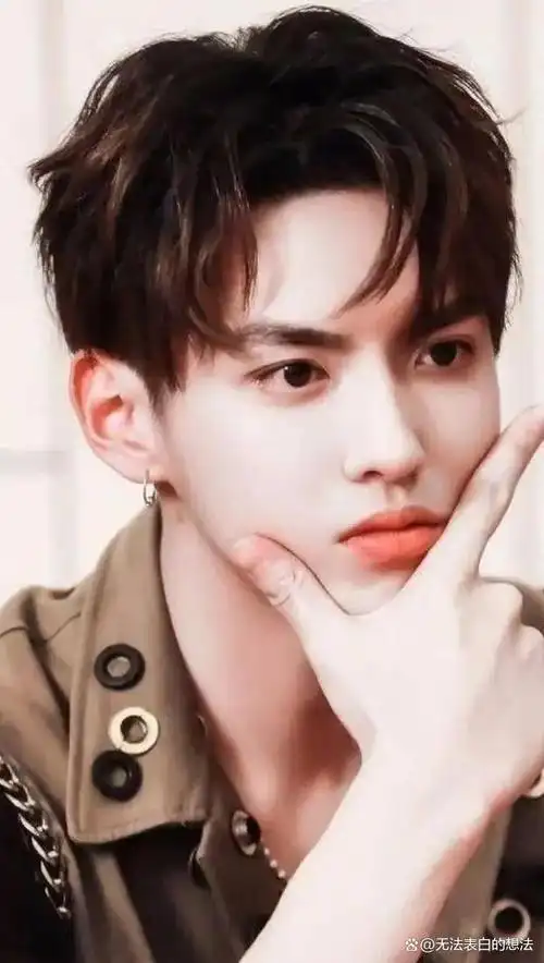 吴亦凡,突然冲上热搜!他是如何从顶流明星沦落到阶下囚的?