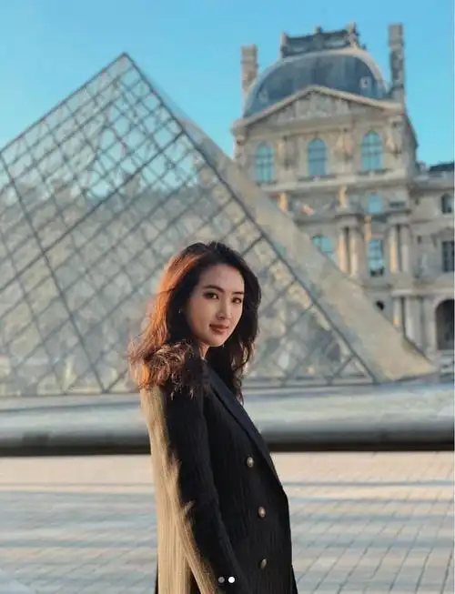 华为二公主从名媛风到甜辣范儿的时尚蜕变之旅