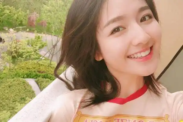 李兰迪学长刘昊然,宋祖儿学长王俊凯,看到蒋依依学长沸腾了!