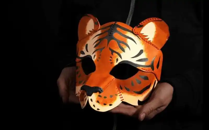 皮革老虎面具制作过程 图纸在专栏