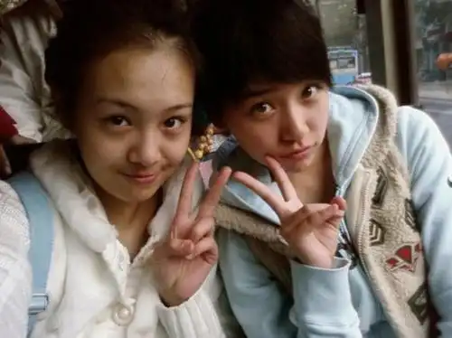 郑爽大学宿舍有四个人,其中三人混成一线巨星,唯独一人不温不火!