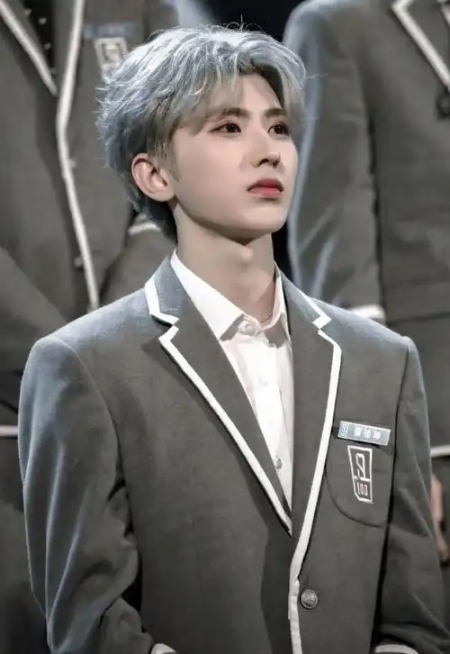 蔡徐坤回应来了!承认睡粉堕胎否认未成年,葛思齐:前有凡后有坤