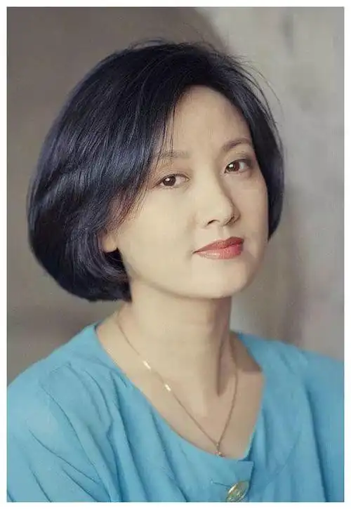 1995年,38岁邓婕怀孕,张国立劝她:打掉吧!