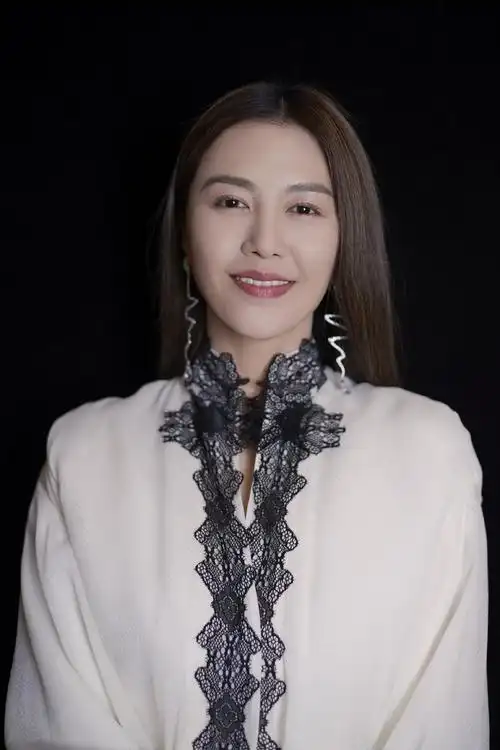 谭维维性感时尚写真图片