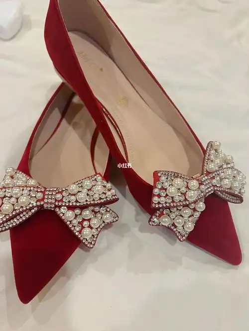 鞋39码,夏天的凉鞋船鞋浅口鞋要40码,618活动买了一双40的平底婚鞋,穿