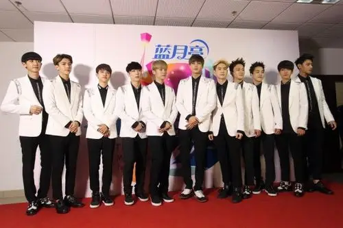 湖南卫视中秋晚会 "exo""tfboys"首次同台拼人气