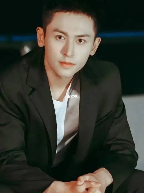 寸头这么帅,让我看看谁还不能和解_寸头_张哲瀚_宝藏男孩张哲瀚_娱乐