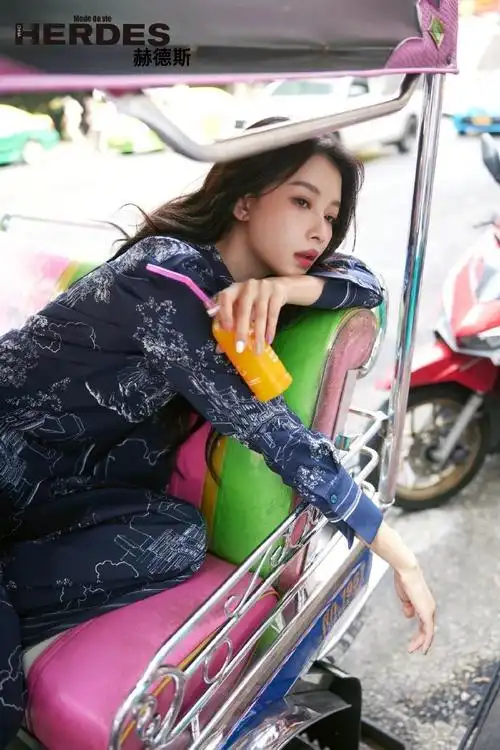 孙怡四月曼谷封面大片##孙怡泰兰德街拍大片