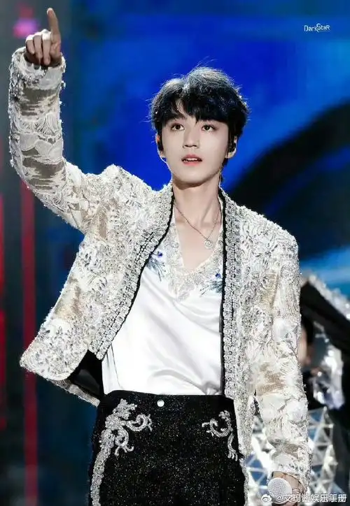 王俊凯王源 扫鼠岭