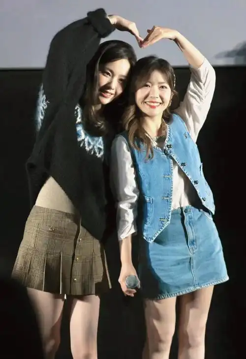 陈都灵赖美云可爱五连拍太甜了##赖美云花千骨首映礼造型