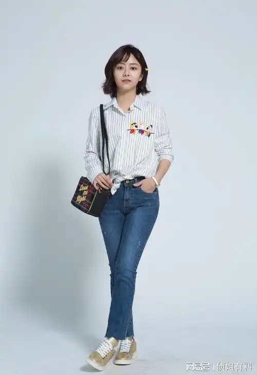 小美女谭松韵牛仔裤打扮棚拍定妆原素材超清原图什么水平