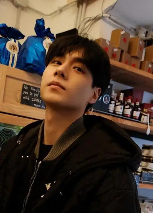 没想到,4月才开始,30岁胡一天却以这样的方式,败光观众缘!