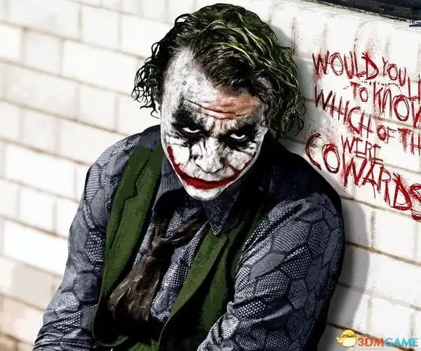 《蝙蝠侠:黑暗骑士》(英语:the dark  knight)是一部于2008年上映的