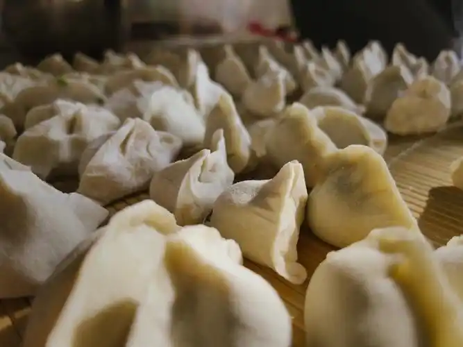 疫情封控在家包饺子