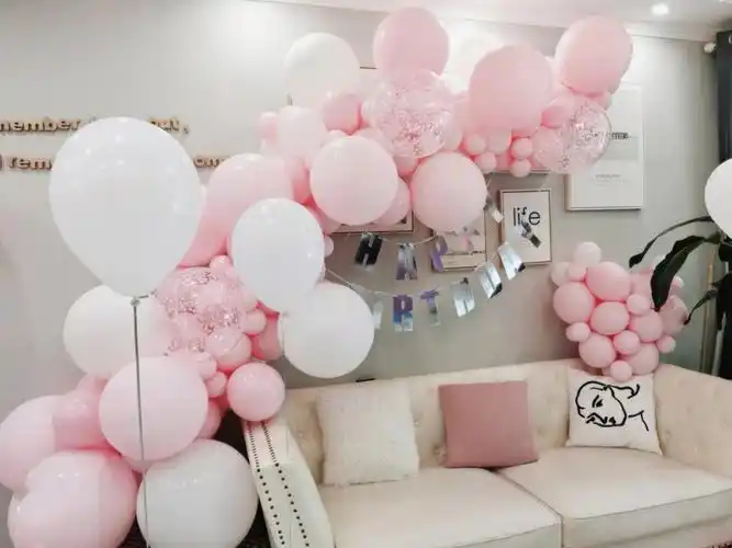 家庭生日布置#气球布置 #粉色气球布置 #客厅气球布置 #生日布置