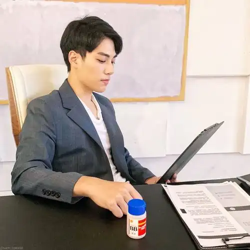 浓眉大眼标准帅哥清纯型男我老公林子闳的帅照收集楼持续更新中