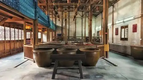 看见染缸,想起那个时代,上海滩就是一个资产阶级大染缸.