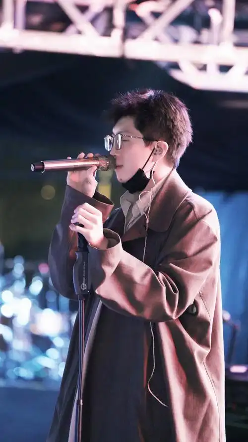 毛不易超话音符流动,思念随声流淌.