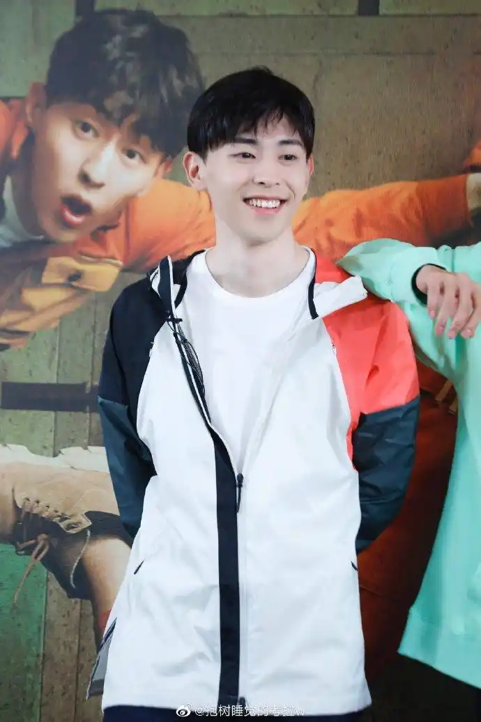 邓伦郝泽宇##邓伦快乐大本营#你笑起来的样子可真好看,月亮都醉成了