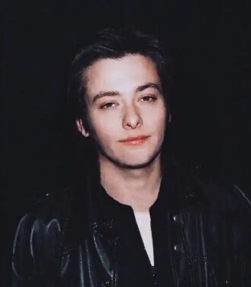 爱德华弗朗还有atj 他们俩都是我的取向狙击 删除 赞回应 来自 豆瓣