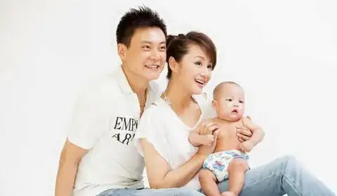 曹颖不后悔跳槽复出变晒娃狂魔