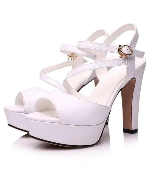 女白色高跟真皮时尚凉鞋