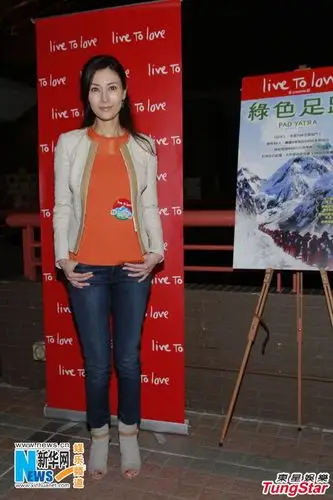 李嘉欣亮相力证无婚变自曝外游为老公庆生图