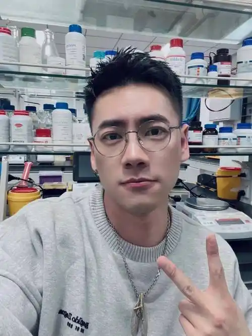 男生一定要尝试的9款飞机头短发