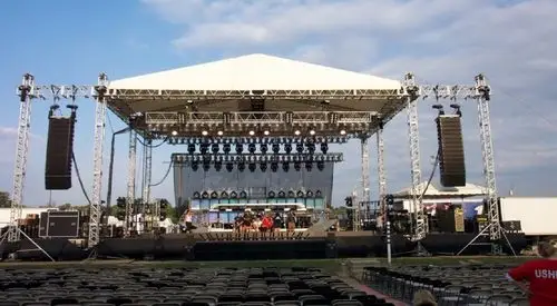 音乐会室外舞台拱门屋顶桁架系统显示