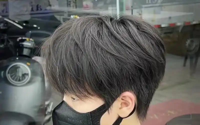 女孩子剪微分碎盖是什么样子?