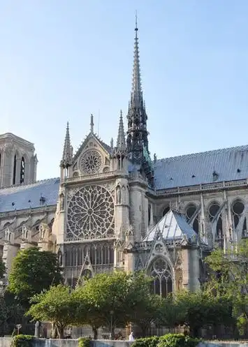 历时五年,法国巴黎圣母院塔尖修复工作基本完成