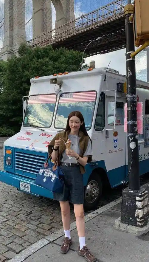 韩国最美博主170身高美腿加持,从18线演员一跃成为穿搭教科书